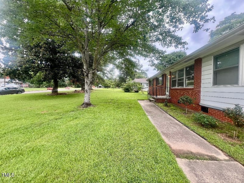 323 Wilmot Dr, Raleigh, NC 27606