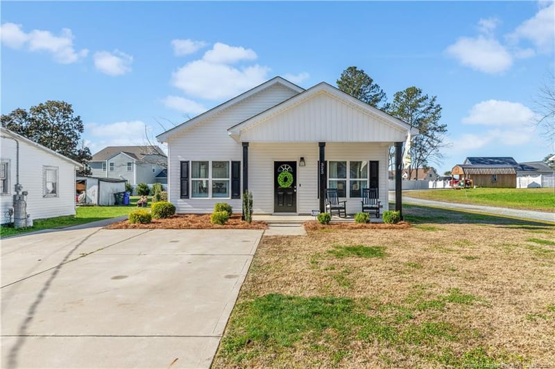 323 Wooddall St, Benson, NC 27504