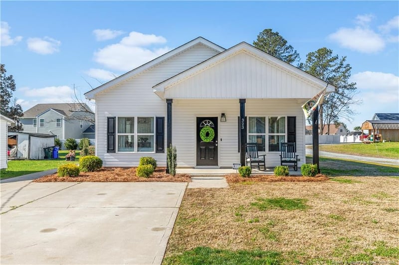 323 W Wooddall St, Benson, NC 27504