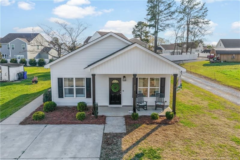 323 W Wooddall St, Benson, NC 27504