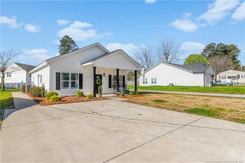 323 W Wooddall St, Benson, NC 27504