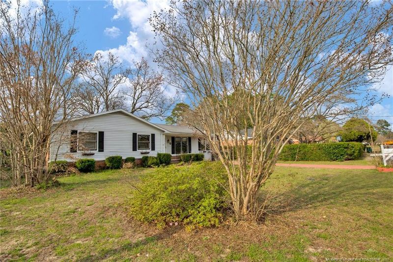 3230 Glenmore Dr, Hope Mills, NC 28348