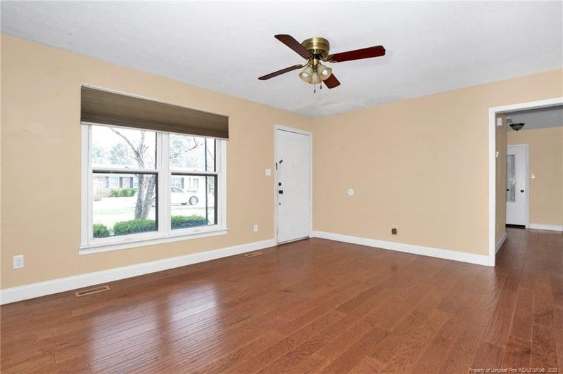 3230 Glenmore Dr, Hope Mills, NC 28348