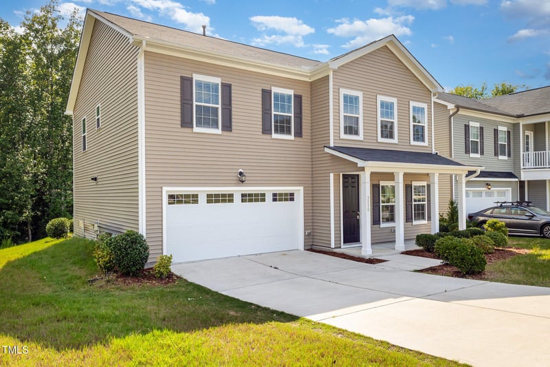 3230 Longleaf Estates Dr, Raleigh, NC 27616