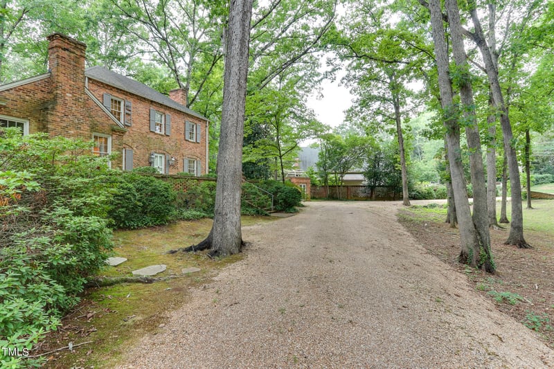 3231 Sussex Rd, Raleigh, NC 27607