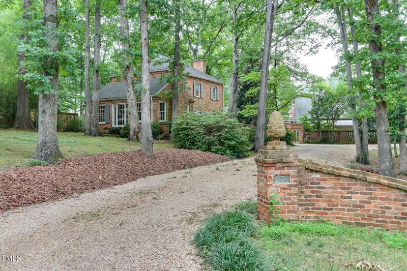 3231 Sussex Rd, Raleigh, NC 27607