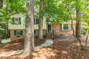 3232 Huntleigh Dr, Raleigh, NC 27604