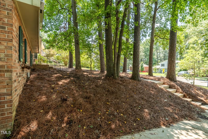 3232 Huntleigh Dr, Raleigh, NC 27604