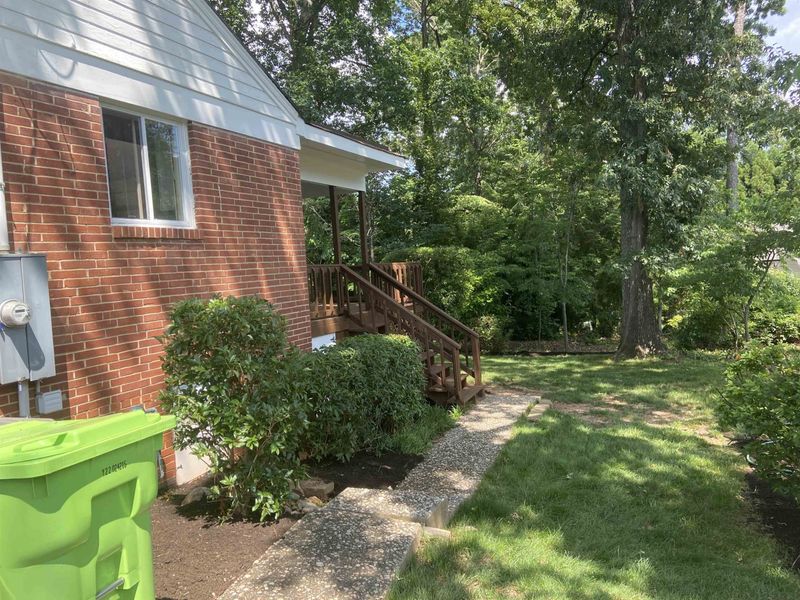3232 Oak Grove Cir, Raleigh, NC 27607