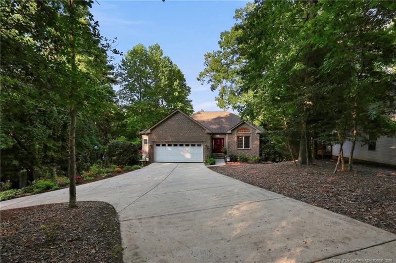 3233 Leicester Cir, Sanford, NC 27332