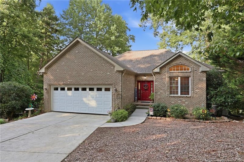 3233 Leicester Cir, Sanford, NC 27332