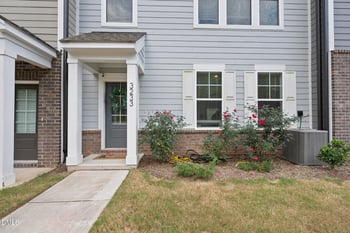 3233 Lynn Rd #40, Raleigh, NC 27613