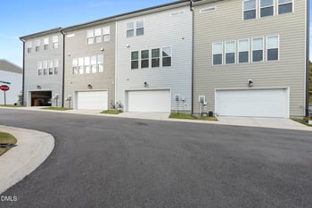 3233 Lynn Rd #40, Raleigh, NC 27613