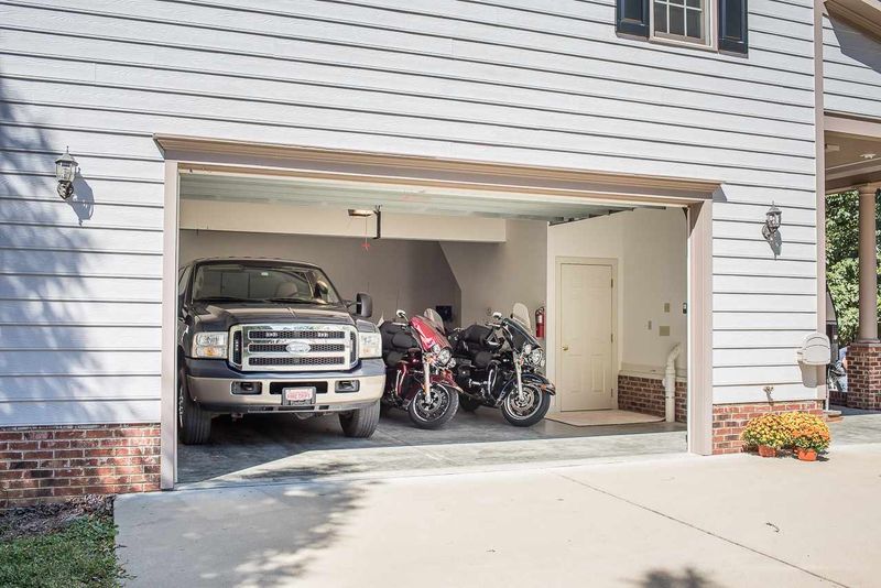 3233 Summer Oaks Dr, Apex, NC 27539