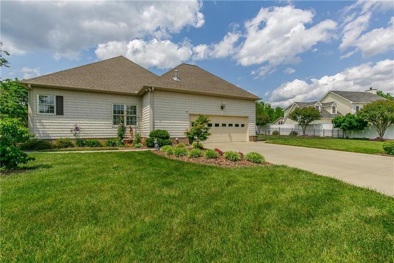 3235 Brookstone Dr, Burlington, NC 27215