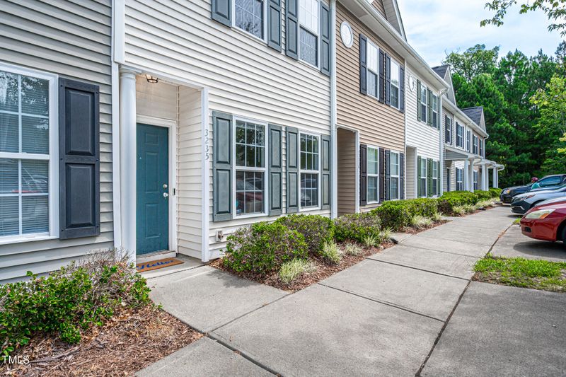 3235 Ivey Wood Ln, Durham, NC 27703