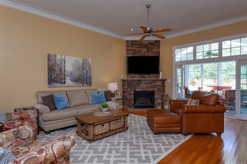 3236 Oaklyn Springs Dr, Raleigh, NC 27606