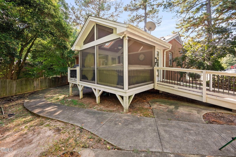 3236 Ward Rd, Raleigh, NC 27604
