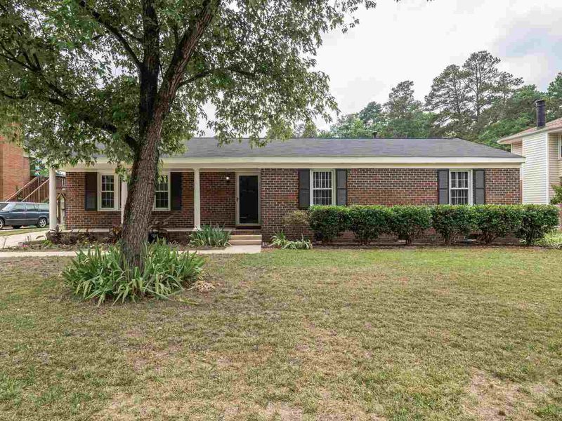 3237 Huntleigh Dr, Raleigh, NC 27604