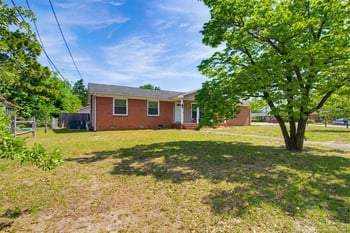 3238 Glenmore Dr, Hope Mills, NC 28348