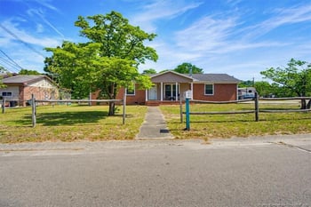 3238 Glenmore Dr, Hope Mills, NC 28348