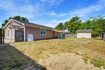 3238 Glenmore Dr, Hope Mills, NC 28348