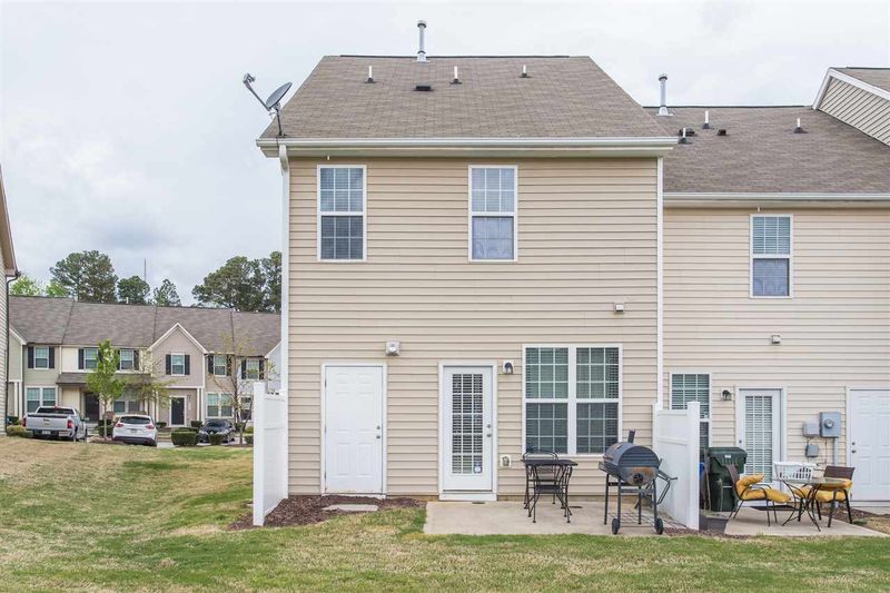 3238 Warm Springs Ln, Raleigh, NC 27610