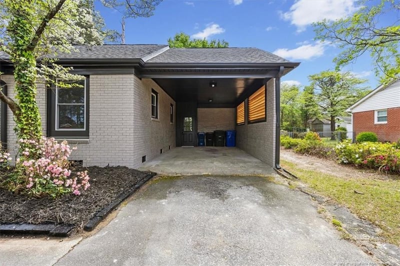 324 Bartow Dr, Fayetteville, NC 28301
