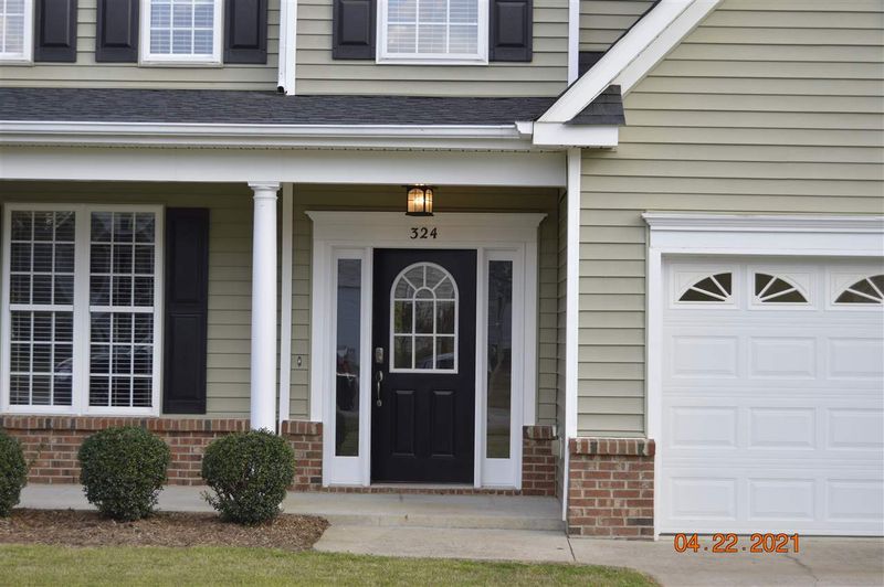 324 Collinsworth Dr, Clayton, NC 27520