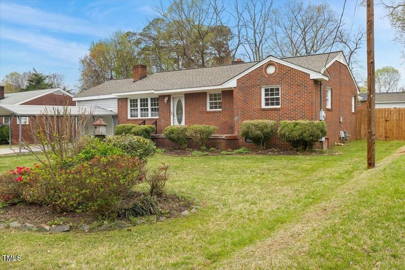 324 Dare St, Burlington, NC 27217