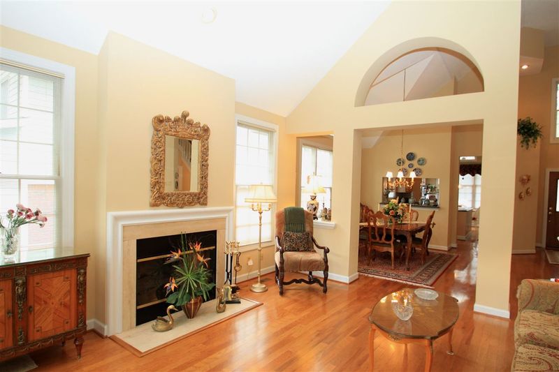 324 Fairwinds Dr, Cary, NC 27518