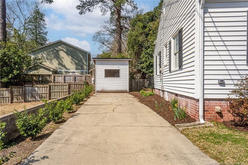 324 Fairwood Ct, Fayetteville, NC 28305