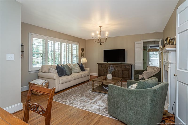 324 Fairwood Ct, Fayetteville, NC 28305