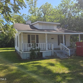 324 Harnett St, Benson, NC 27504