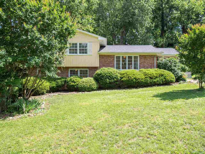 324 Latimer Rd, Raleigh, NC 27609