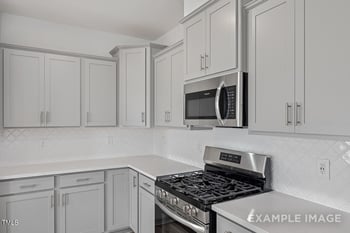 324 Longleaf Glen Ct, Zebulon, NC 27597