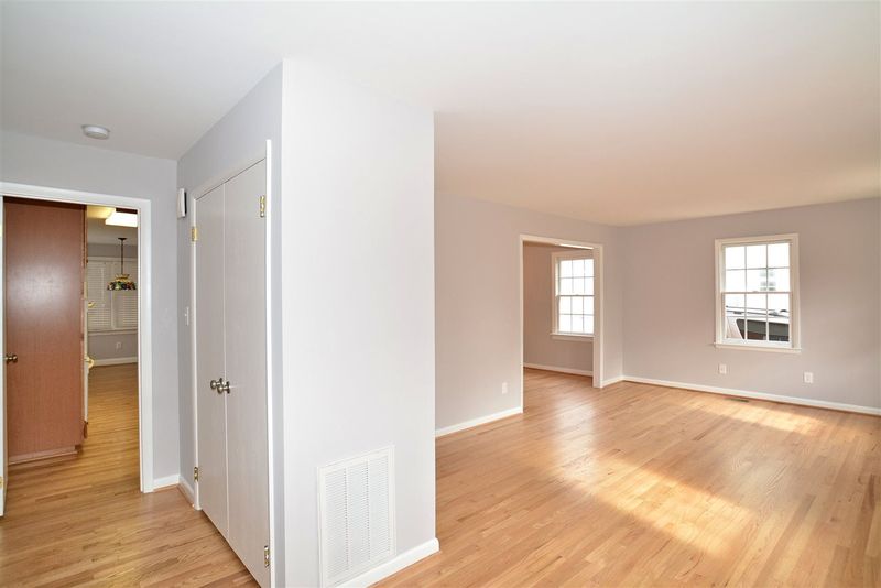 324 Northfield Dr, Raleigh, NC 27609