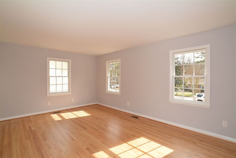 324 Northfield Dr, Raleigh, NC 27609