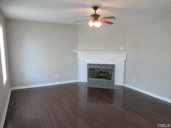 324 Springside Dr, Holly Springs, NC 27540