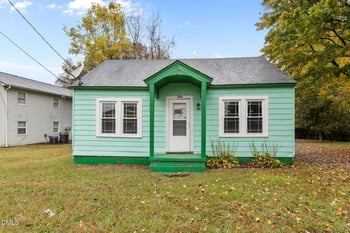 324 W Starmount Ave, Liberty, NC 27298