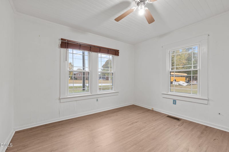 324 W Starmount Ave, Liberty, NC 27298