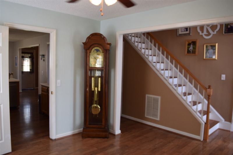 324 Stone Hedge Ct, Holly Springs, NC 27540