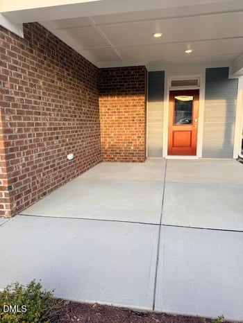 324 Village Walk Dr, Clayton, NC 27527