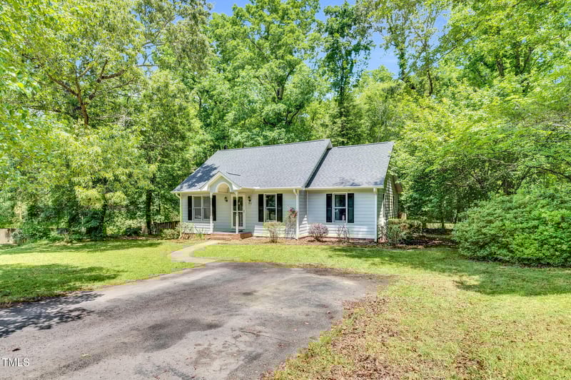 324 Waterside Dr, Sanford, NC 27330