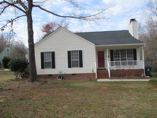 324 Wolfbridge Rd, Holly Springs, NC 27540