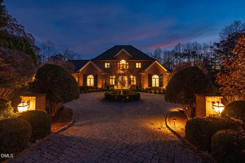 32409 Archdale Dr, Chapel Hill, NC 27517
