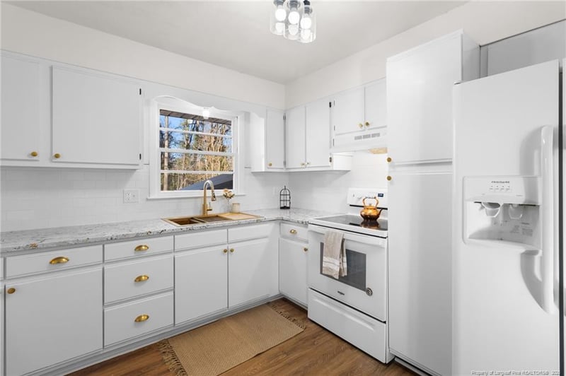 3244 Barksdale Rd, Fayetteville, NC 28301
