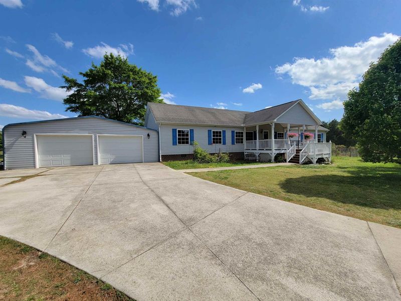 3244 Medlin Rd, Clayton, NC 27527