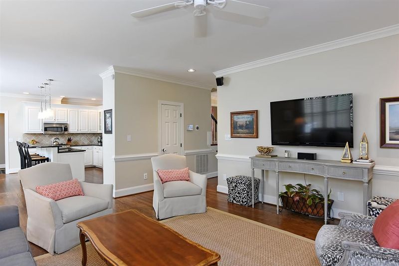 3245 Anderson Dr, Raleigh, NC 27609
