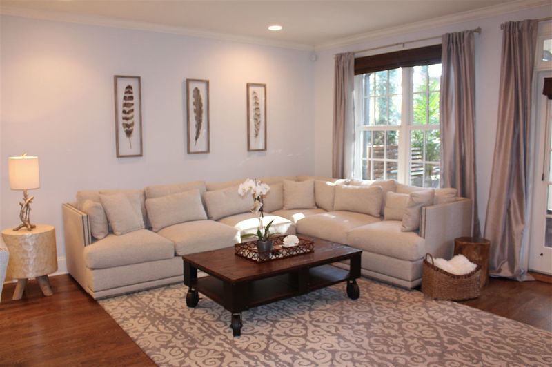 325 Allister Dr, Raleigh, NC 27609